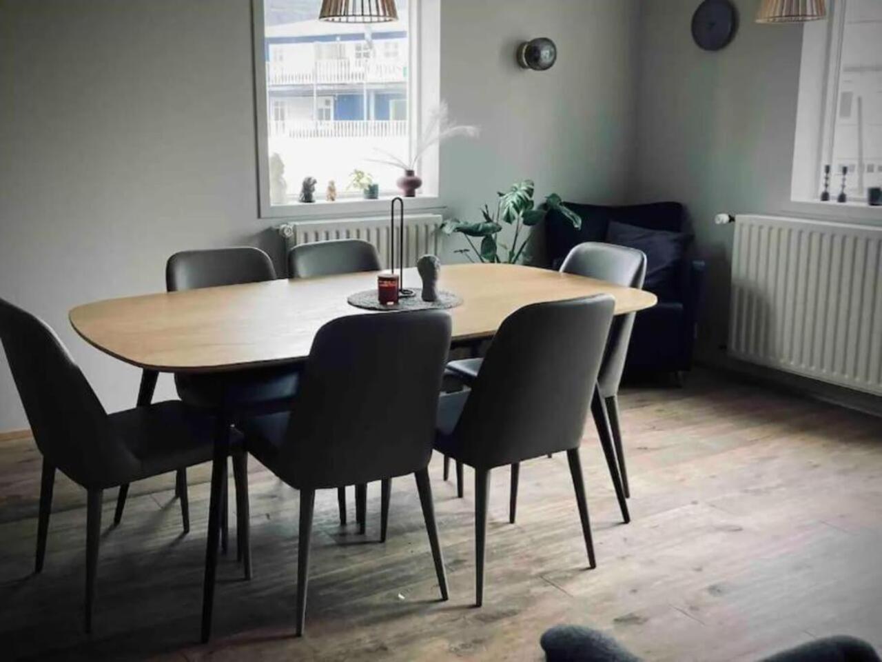 Apartment G10 *